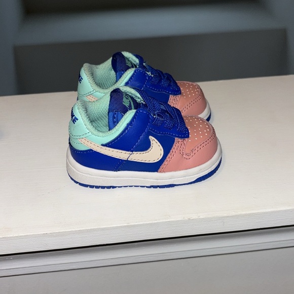 Nike Toddler size 2C - Picture 2 of 4